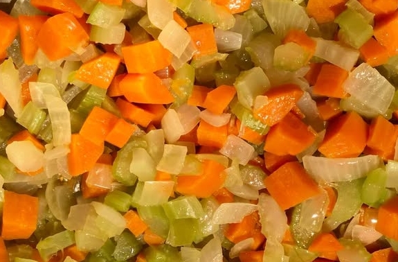 Tailler en : mirepoix